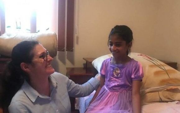 Primele declarații ale tatălui adoptiv al Sorinei, fetița luată cu mascații: „Când am văzut că e de etnie romă am zis: ‘Doamne, ce..'”