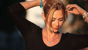 Kitty Cepraga, de neoprit! Ce mai face sexy blonda in Italia!