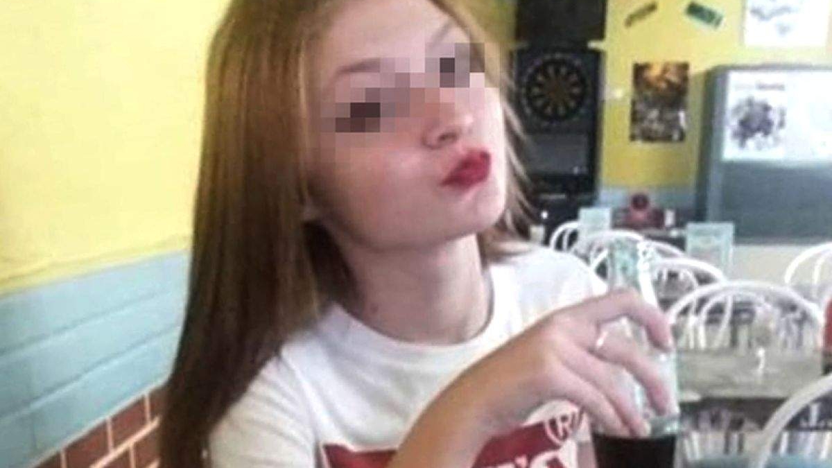 O tânără din Tulcea a fost ucisă cu sânge rece de fosta iubita a prietenului ei