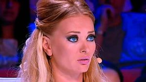 DELIA, supărată nevoie mare chiar în ziua de Crăciun! Cineva se foloseşte de numele ei pentru a-i ţepui fanii!