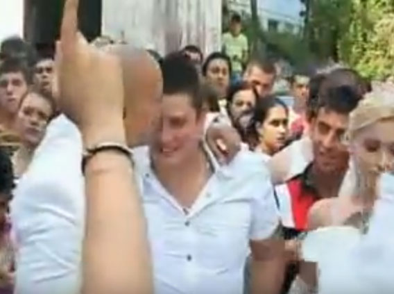Nebunu și Bibiloi au început ca prieteni, dar acum se află în conflict