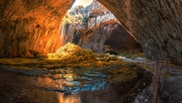 „Ochii lui Dumnezeu”, minunea din Bulgaria care îi uimește pe turiști. Ce ascunde peștera de milioane de ani