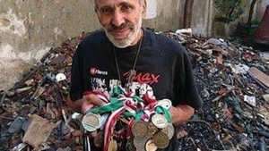 Drama unuia dintre cei mai mari campioni ai României! La 74 de ani, Emil Arseniu a ramas fara casa, acum trăieşte sub cerul liber!