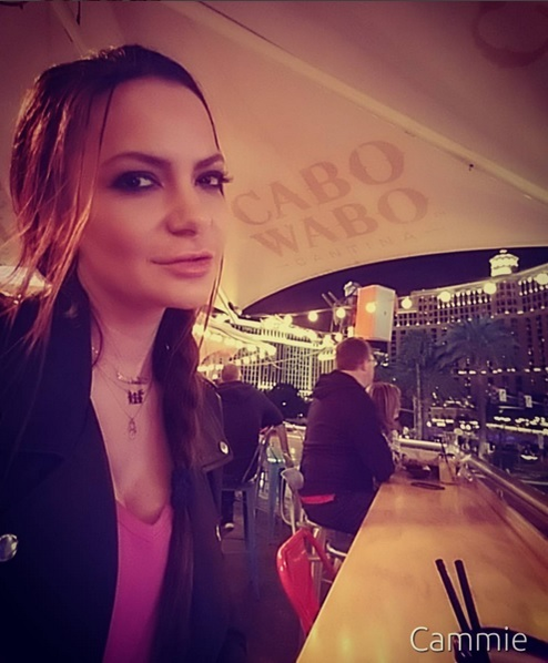 Ultimele imagini postate de vedetă i-au făcut pe fanii ei să o ia la rost în privinţa despărţirii de soţul ei.