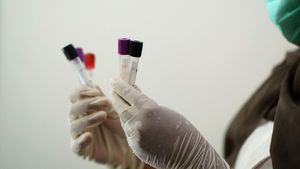 Cazurile noi de coronavirus din București s-au înjumătățit în ultimele 24 de ore. Statistica pe județe