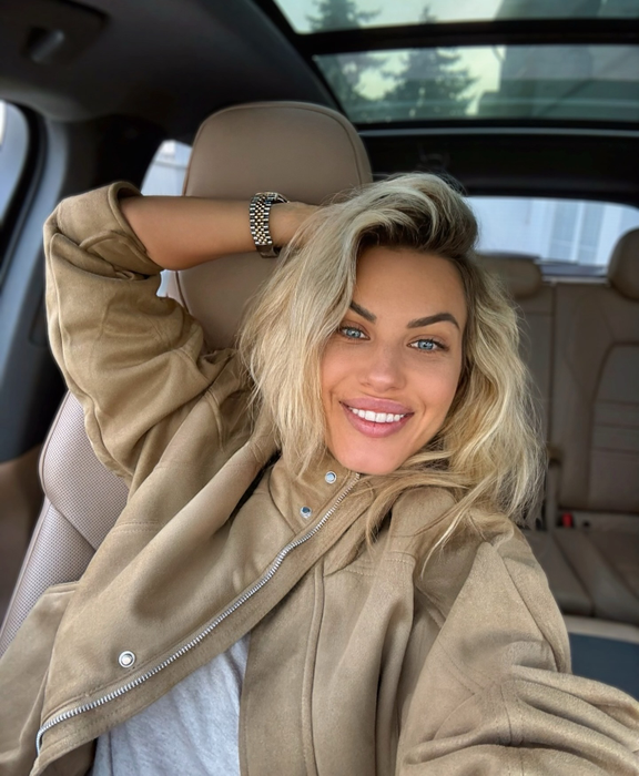 Amna, vacanță cu reguli clare pentru fiul ei. Ce program strict urmează: „Dacă scap o dată, a doua zi sunt în armată!”