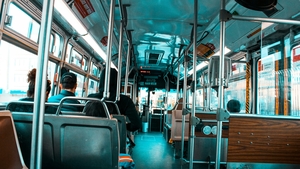 Tragedie într-un autobuz din Sibiu. Un bărbat de 43 de ani a murit subit, iar călătorii l-au ignorat: „Niciodată nu am văzut atâta indiferență”