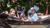 Cum a reacționat Kate Middleton după ce Familia Regală Britanică a fost huiduită în public. Prințesa era însoțită de copiii ei