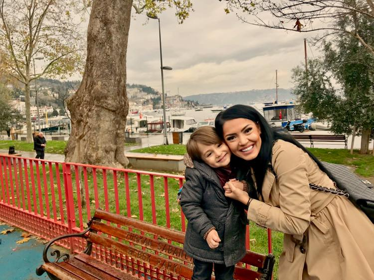 Andreea Mantea duce viață bună în Turcia! Vedeta s-a îngrășat:  “Nu știu dacă e pe bază de stres“