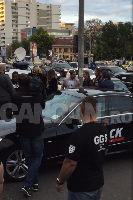 MIKE TYSON, păzit mai ceva ca un şef de stat! Din coloana oficială au făcut parte un Rolls Royce şi un Cadillac! Imagini realizate în această seară, în Bucureşti