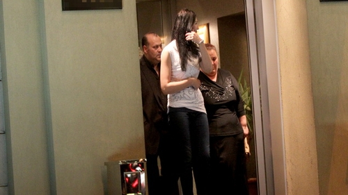 Cumnata lui Pepe a petrecut o seara fierbinte cu unul din membrii tarafului Cleante. Au luat o camera la hotel!