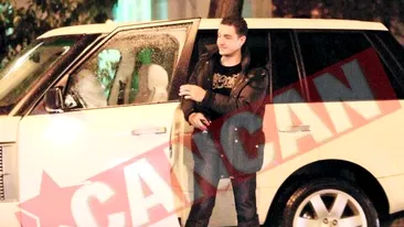 A pus mana pe un colectionar de masini de lux