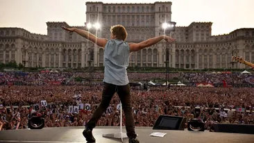 Magulitor! Bon Jovi si-a pus Cover Photo pe Facebook fotografia facuta la Bucuresti!