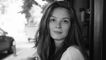 Cum a „stricat” Doina Teodoru o familie fericită. Iubita lui Cătălin Scărlătescu, protagonistă într-o comedie spumoasă despre un triunghi amoros