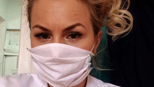 Mesaj tranșant al unei asistente medicale din Craiova în vremea coronavirusului: ”N-am abandonat, ne-am șters lacrimile și ne-am întors la datorie!”