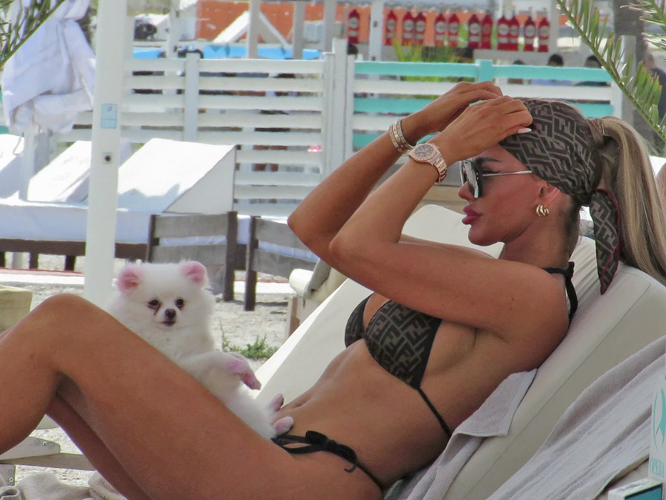 Bianca Drăgușanu a "răvășit", din nou, plaja de la Mamaia cu trupul perfect