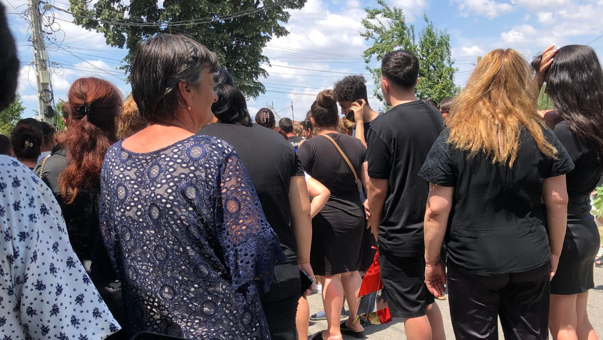 Alexandra a fost condusă pe ultimul drum/ Sursa foto: Captură Kanal D