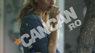 Suspecta de raie!  Roxana Ionescu a stat in ultimele zile in preajma unei prietene contaminate, care si-a ascuns bubele. Vedeta e nevoita sa mearga de urgenta la medic