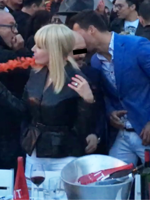 Elena Udrea s-a distrat în Loft alături de iubitul ei