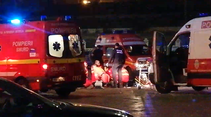 Echipajele de salvare sosite în Piața Constituției, în seara zilei de 29 septembrie