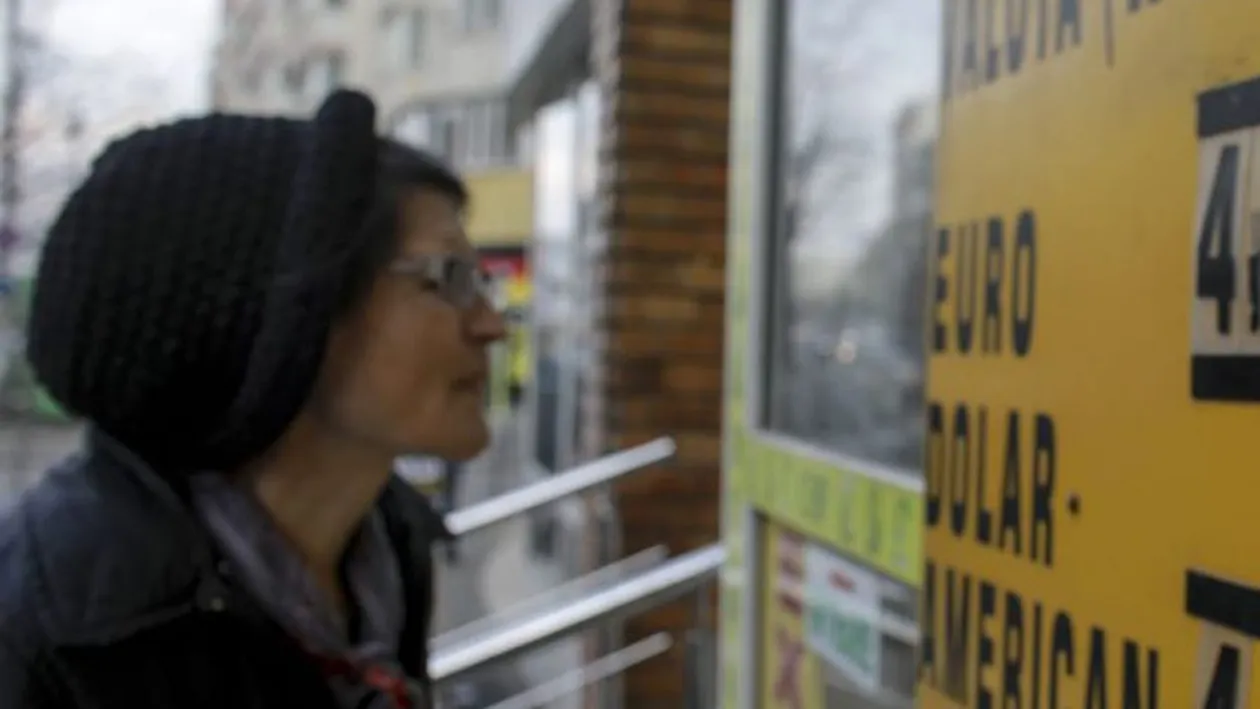 Curs valutar BNR 10 aprilie 2020. Starea de urgență a modificat cursul valutar. Câți lei costă azi 1 euro