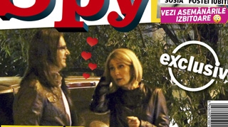 SI vedetele cad prada hormonilor! Interzis minorilor! N-ai fi crezut niciodata ca pot face asta in public fara sa le pese ca toata lumea ii cunoaste!
