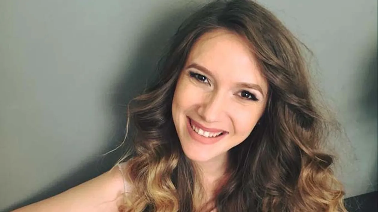 Nici nu zici că a fost însărcinată! Cum arată ADELA POPESCU, la puţin timp după naştere! 