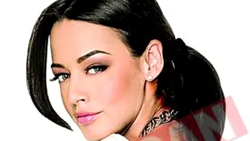 A vizitat-o in apartamentul din Paris