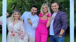 Prima imagine de la botezul fetiței lui Smiley și a Ginei Pistol. Tot Andreea Bănică i-a dat de gol pe cei doi! FOTO
