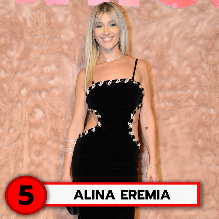 Top 30 cei mai discreți sâni din showbiz. Ce poziții ocupă Corina Caragea, Sandra Izbașa sau Iulia Albu?!