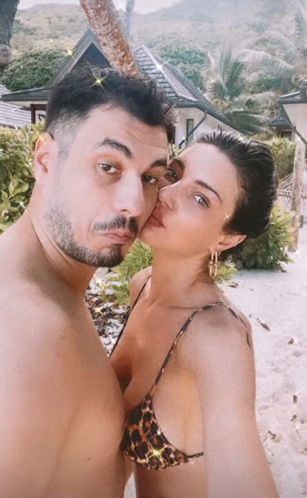 Christina Ich și Alex Pițurcă s-au filmat în momente de tandrețe în Seychelles. Gluma acidă făcută de moldoveancă la adresa logodnicului ei | FOTO