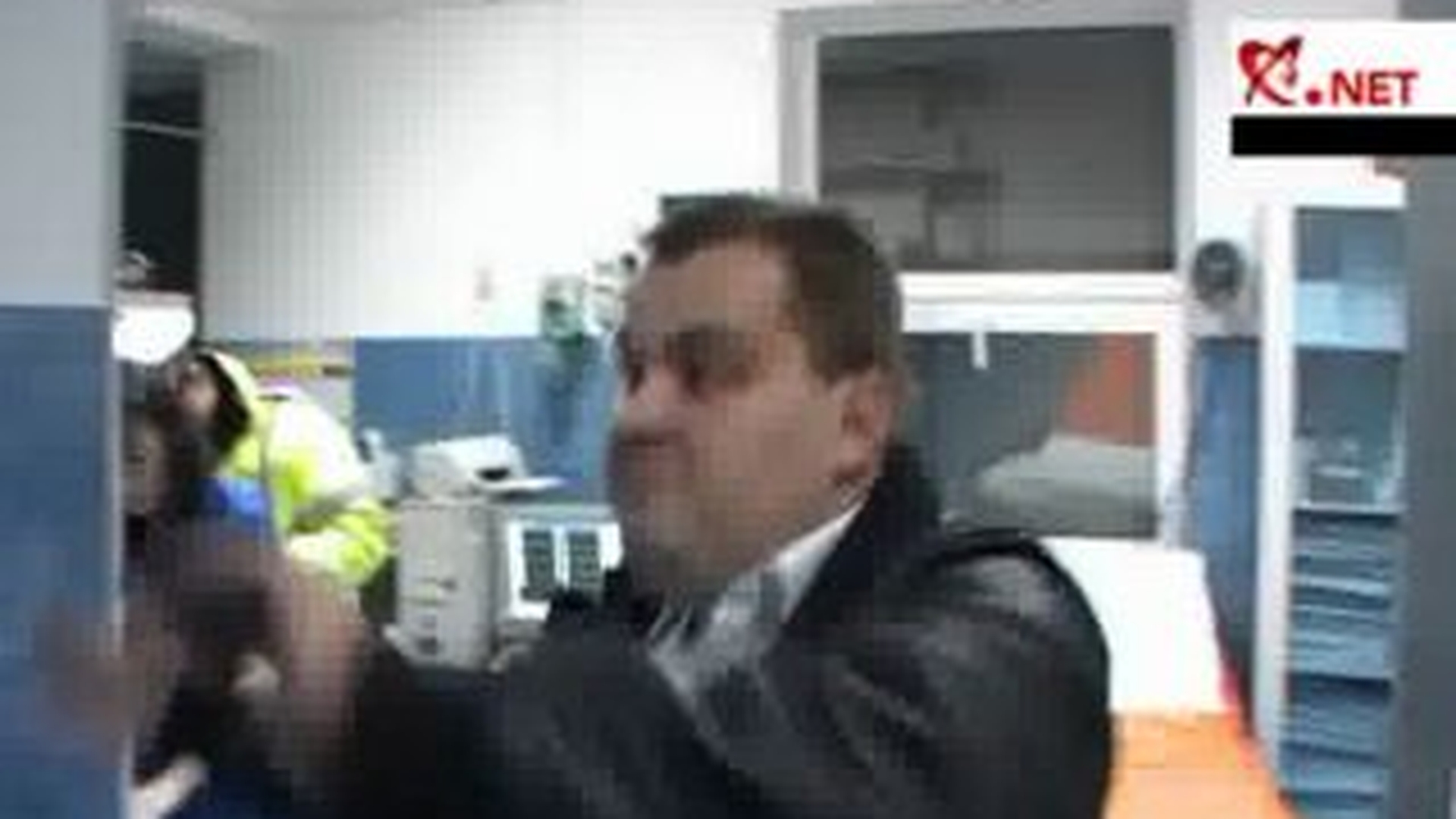 VIDEO Prins beat la volan, un sofer a palmuit un cameraman prea insistent si i-a ironizat pe politisti