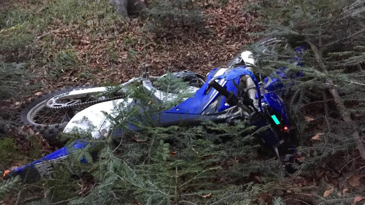 Fiul unui celebru milionar din Romania, la un pas de moarte, dupa ce a ajuns cu motocicleta intr-o rapa!