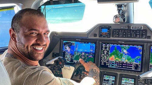 Între două nu te plouă, dar nici bine nu îți este! Alex Bodi le-a spus „pa-pa” Biancăi și Dariei și a plecat în vacanță cu fosta soție
