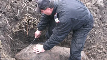 Bombă de aviație de 50 de kg, găsită în timpul unor lucrări de decolmatare a unui pârâu