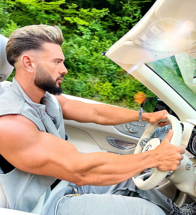 Dorian Popa, de urgenţă pe mâinile medicilor. Ce s-a întâmplat cu artistul: „Am făcut-o lată…”