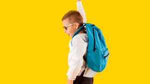 (P) Echipament școlar care (nu) îți golește portofelul