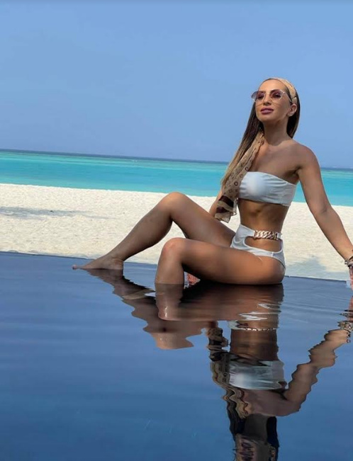 Imagini provocatoare cu artista Livia Pop! A încins imaginația bărbaților pe plajă, în Maldive