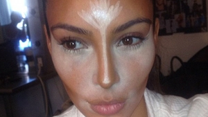 Kim Kardashian isi impartaseste secredele de make-up! Procedeul pe care il foloseste de fiecare data can iese din casa