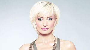 Daniela Gyorfi s-a intalnit cu cel mai neobisnuit fan! Nu o sa-ti vina sa crezi ce i-a cerut barbatul artistei!