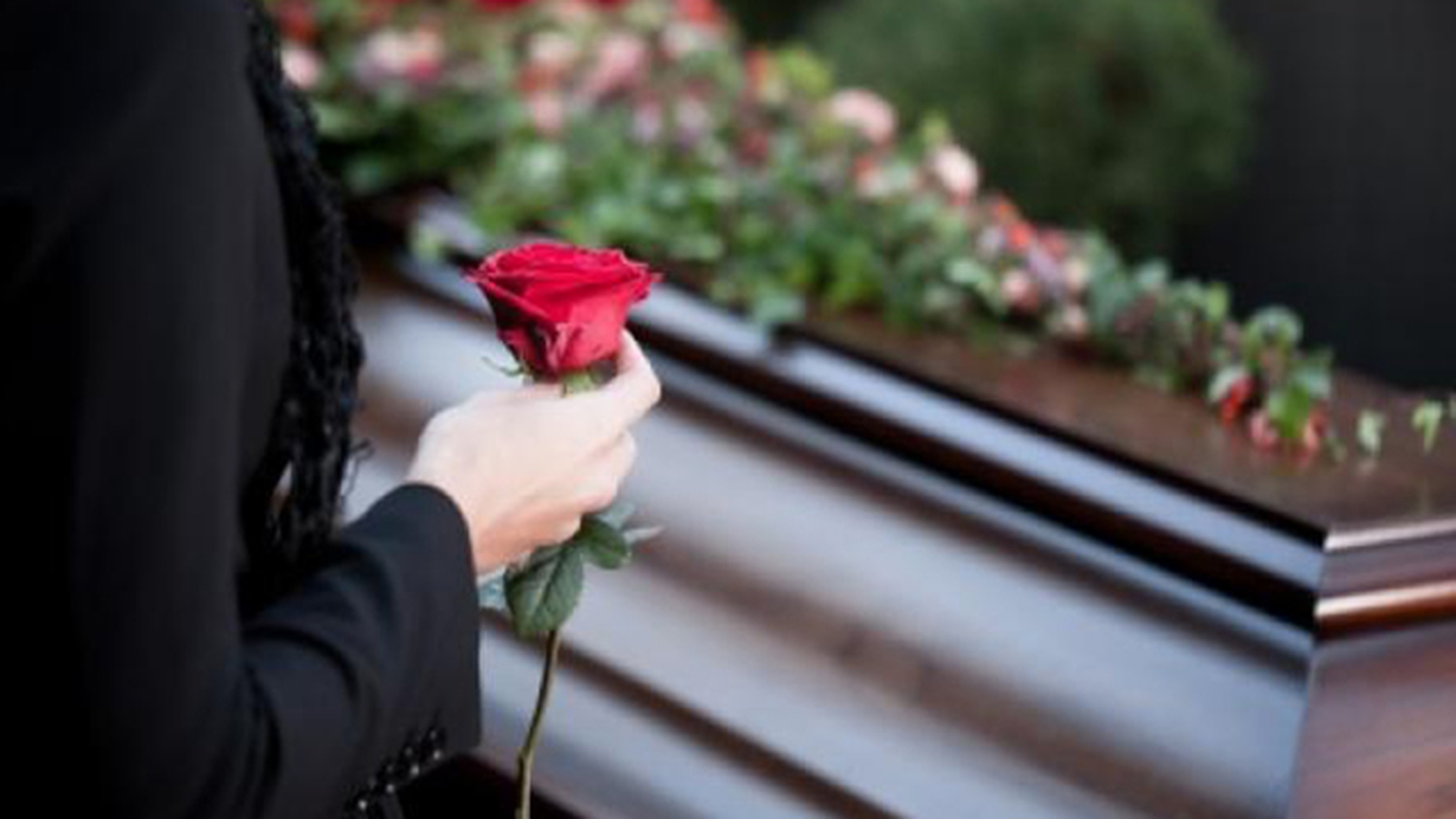 Al treilea bebeluş diagnosticat cu sindrom hemolitic-uremic, mort la Marie Curie, a fost înmormântat!