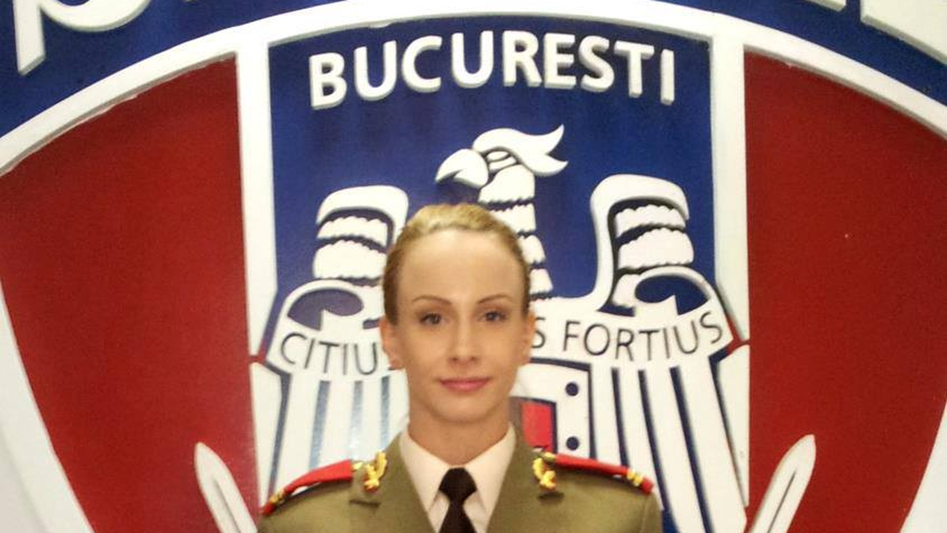 Sandra Izbasa a devenit locotenent al Armatei Romane! Campioana Romaniei la gimnastica a fost decorata de Mircea Dusa