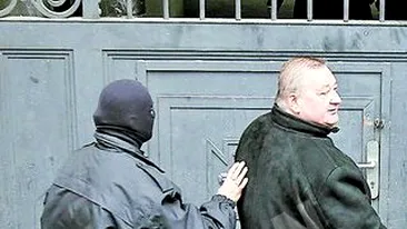 Primarii arestati, acuzati ca i-au cerut bani interlopului Florian Puiu. Turnati la DNA de santajistul lui Zicu