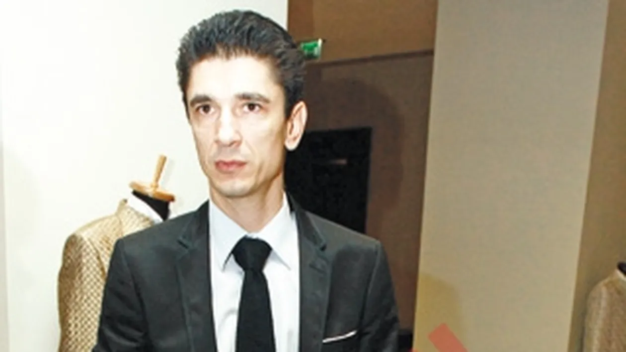 VIDEO Lazarus, un mic Hercule: Fac genuflexiuni cu 120 de kilograme