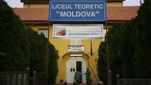 O fetiță de 6 ani din Iași, nevăzătoare, a murit după ce a căzut pe scări, la școală