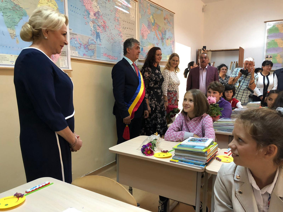 Premierul Viorica Dăncilă, mesaj cu ocazia deschiderii noului an școlar: ”Am credința că România va crește doar dacă educația va crește”