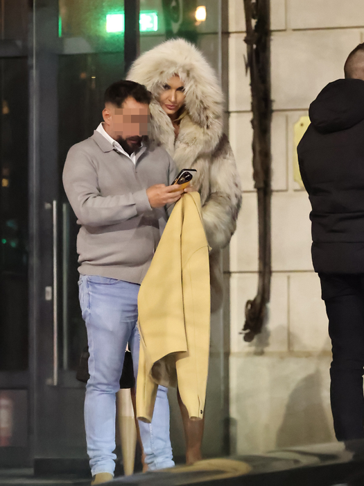 Diana Stejereanu, focus total pe telefon