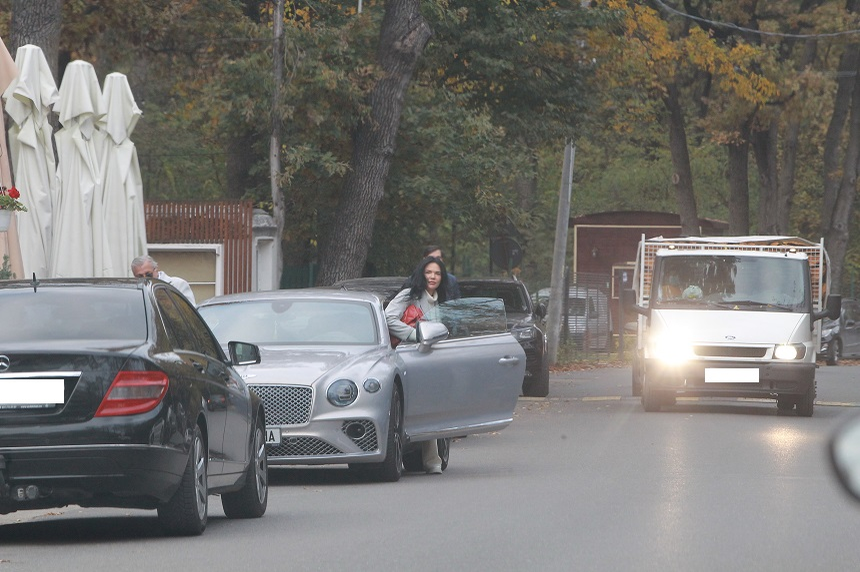 Ilie și Ioana Năstase au ieșit la terasă cu Bentleyul de un sfert de milion de euro