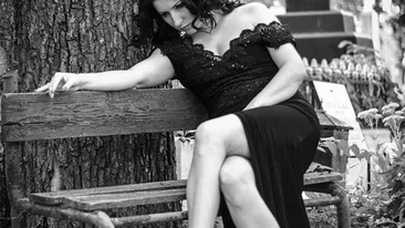 De la vaduva indurerata la bomba sexy! Solista Leticia a pozat asa cum nu ai mai vazut-o vreodata! Uite cat de provocatoare este