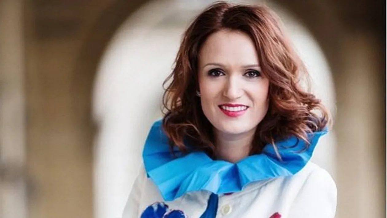 Ce tinuta speciala a purtat Carmen Negoita la o nunta in Maramures! Imi doream de mult timp sa incerc asta!